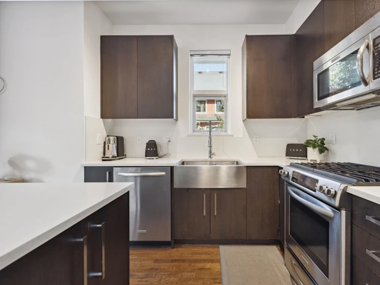 1301-8485 New Haven Close, Burnaby, BC, V5J 0B7 - 2