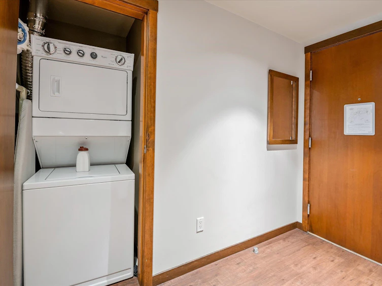 118D-2020 London Lane, Whistler, BC, V0N 1B2 - 25