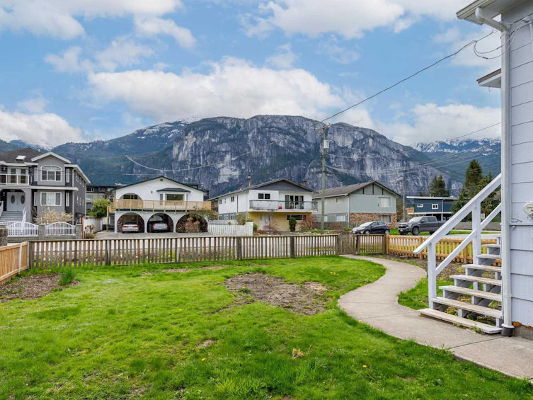 38023 Fifth Avenue, Squamish, BC, V8B 0A6 - 4