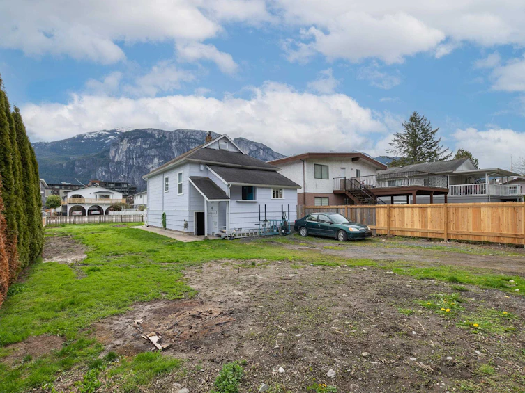 38023 Fifth Avenue, Squamish, BC, V8B 0A6 - 5