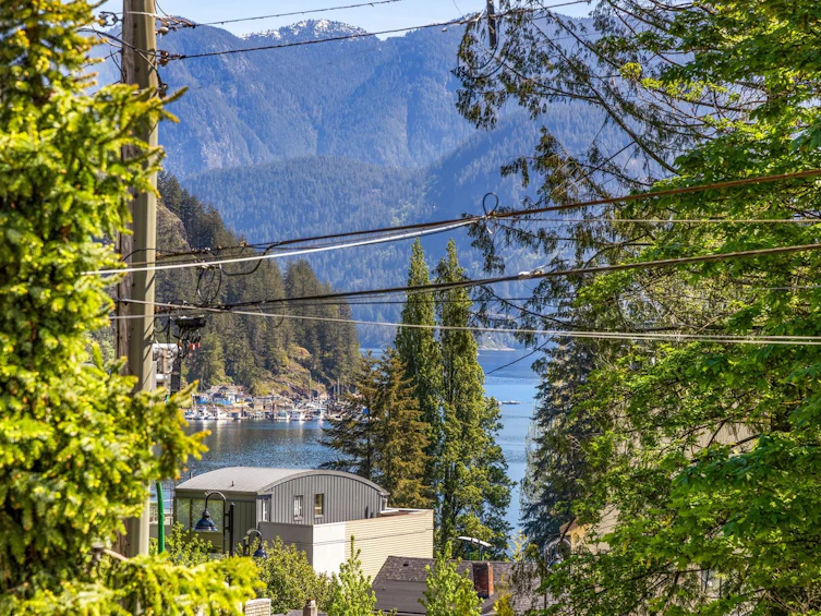 2171 Deep Cove Road, North Vancouver, BC, V7G 1S8 - 18