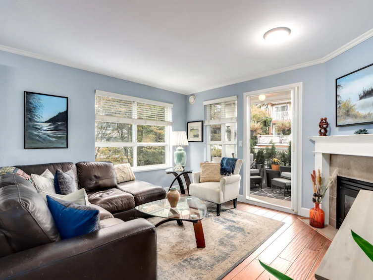 202-130 W 22nd Street, North Vancouver, BC, V7M 1Z9 - 2