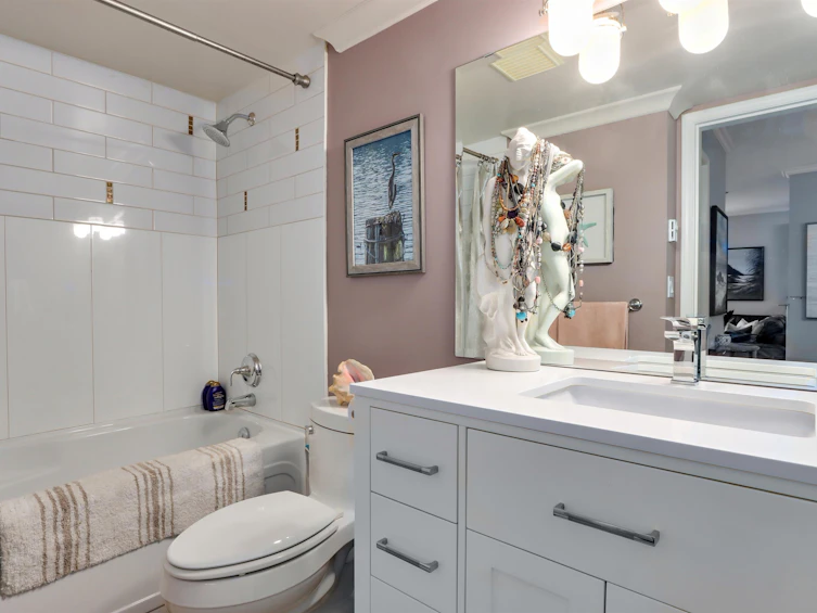 202-130 W 22nd Street, North Vancouver, BC, V7M 1Z9 - 22