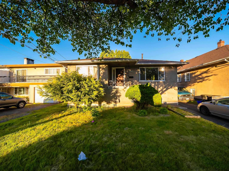 5374 Chesham Avenue, Burnaby, BC, V5H 2L2