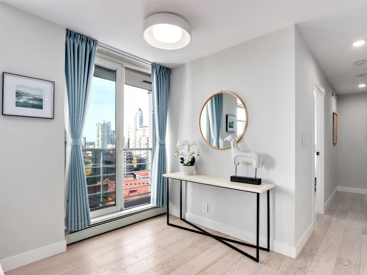 1607-1199 Marinaside Crescent, Vancouver, BC, V6Z 2Y2 - 6