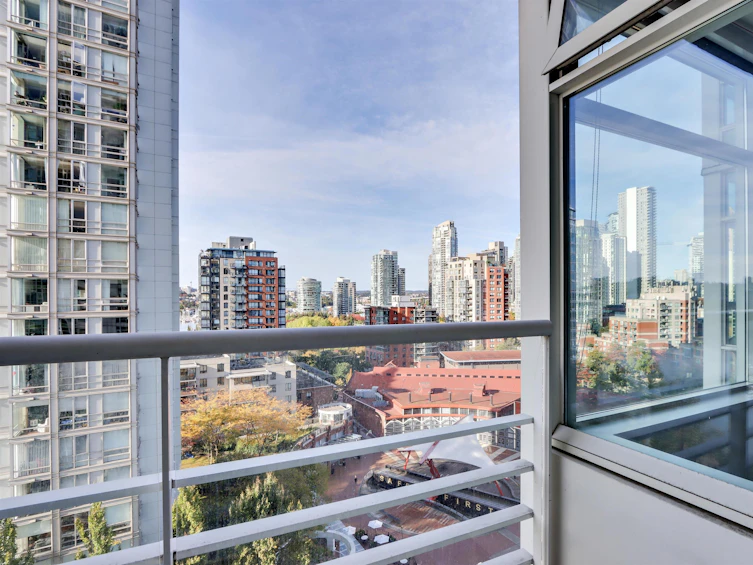 1607-1199 Marinaside Crescent, Vancouver, BC, V6Z 2Y2 - 7