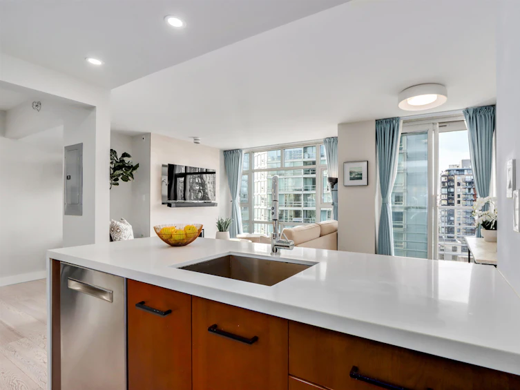 1607-1199 Marinaside Crescent, Vancouver, BC, V6Z 2Y2 - 17
