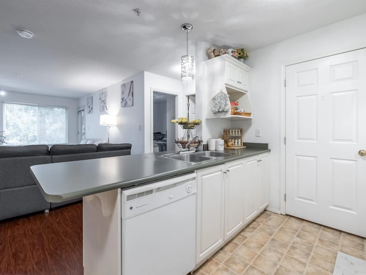 305-2350 Westerly Street, Abbotsford, BC, V2T 5L1 - 3