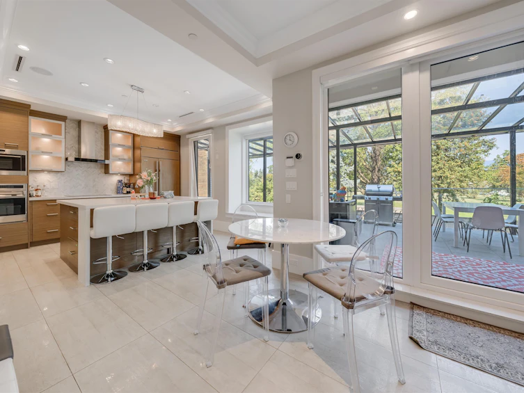 4455 W 1st Avenue, Vancouver, BC, V6R 4H9 - 5