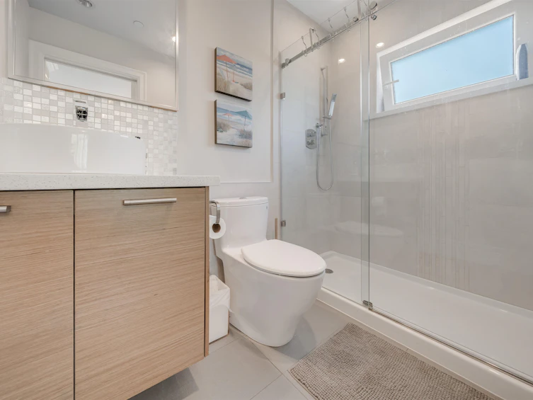 4455 W 1st Avenue, Vancouver, BC, V6R 4H9 - 11