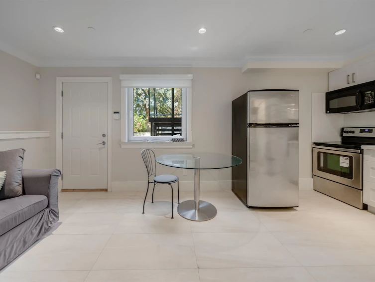 4455 W 1st Avenue, Vancouver, BC, V6R 4H9 - 13