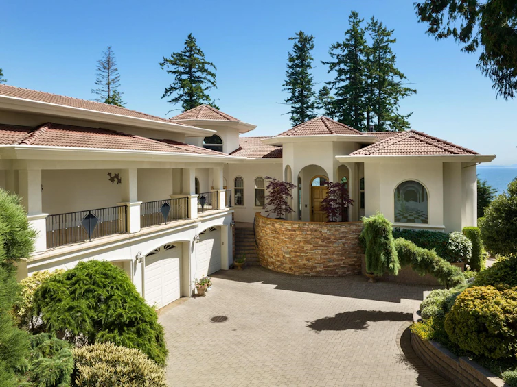 13464 13a Avenue, Surrey, BC, V4A 1C4 - 2