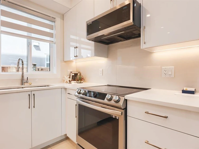 2948 E 3rd Avenue, Vancouver, BC, V5M 1H8 - 11
