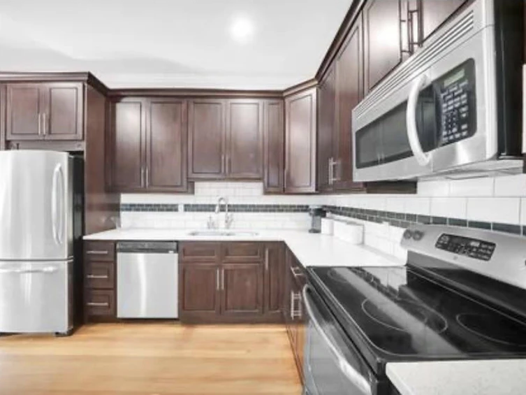 1917 E 1st Avenue, Vancouver, BC, V5N 1B3 - 2