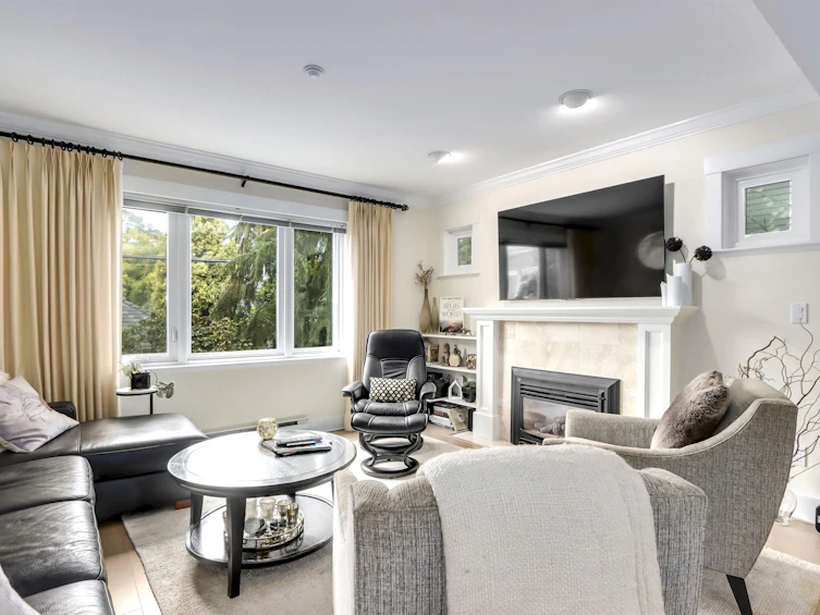 63 W 13th Avenue, Vancouver, BC, V5Y 1V5 - 4