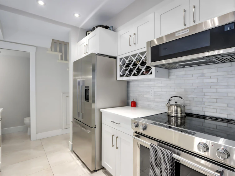 63 W 13th Avenue, Vancouver, BC, V5Y 1V5 - 10