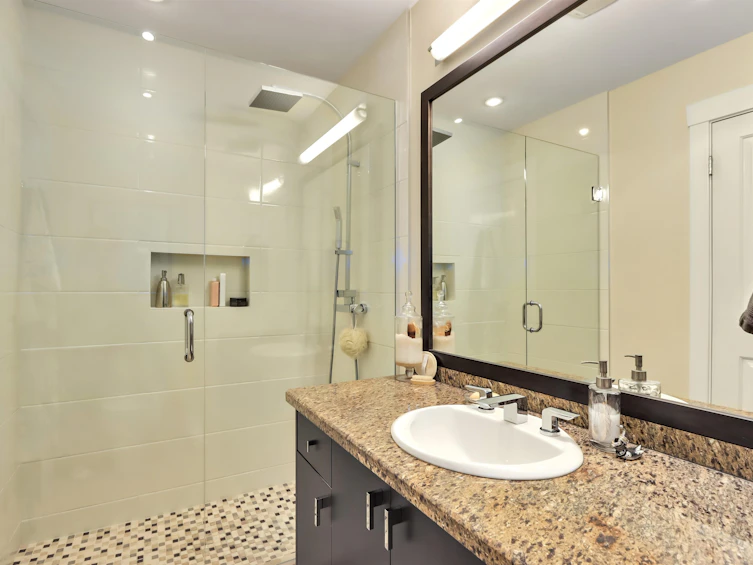 63 W 13th Avenue, Vancouver, BC, V5Y 1V5 - 18