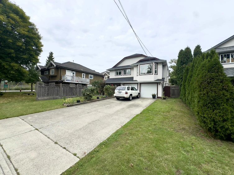 585 Alderson Avenue, Coquitlam, BC, V3K 1T4