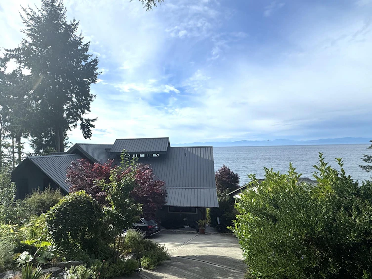 3387 Beach Avenue, Roberts Creek, BC, V0N 2W2