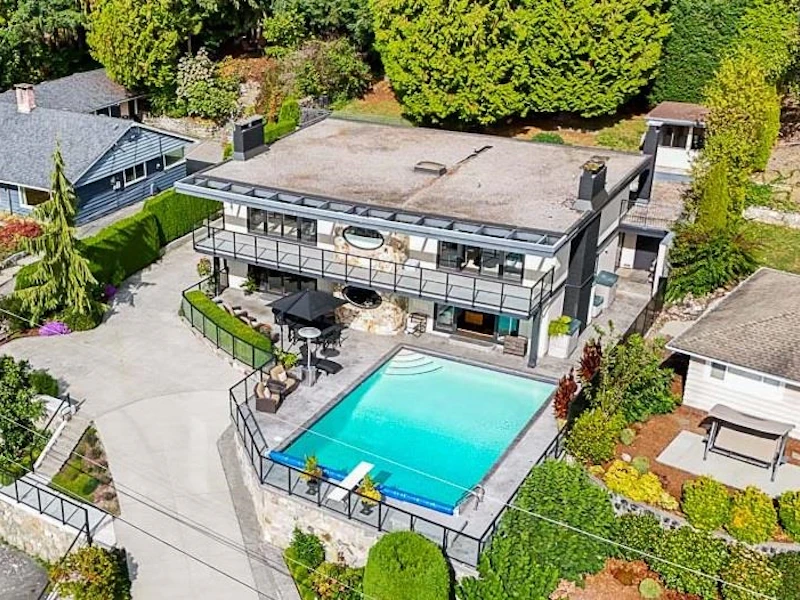 1835 Rosebery Avenue, West Vancouver BC V7V 2Z5