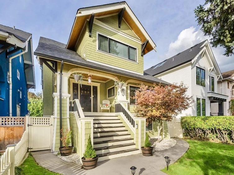 153 W 19th Avenue, Vancouver, BC, V5Y 2B5 - 2