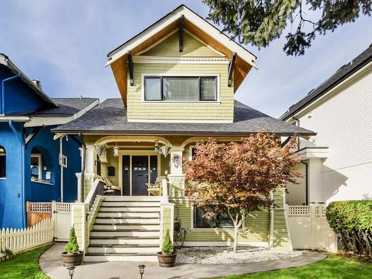153 W 19th Avenue, Vancouver, BC, V5Y 2B5