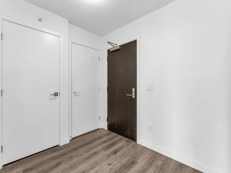 809-13350 Central Avenue, Surrey, BC, V3T 0S1 - 2
