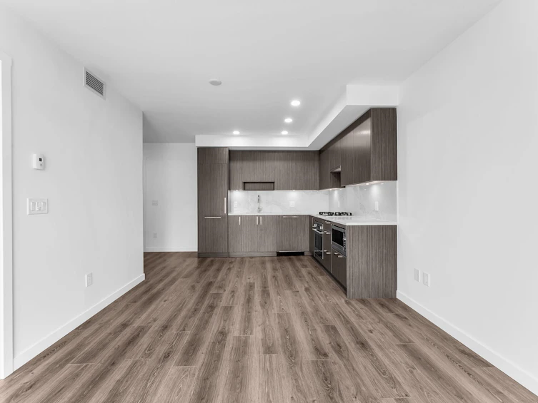 809-13350 Central Avenue, Surrey, BC, V3T 0S1 - 3