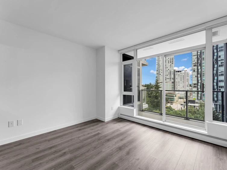 809-13350 Central Avenue, Surrey, BC, V3T 0S1 - 5