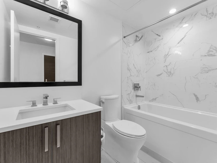 809-13350 Central Avenue, Surrey, BC, V3T 0S1 - 16