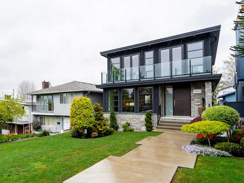 3621 Cambridge Street, Vancouver BC V5K 1M5
