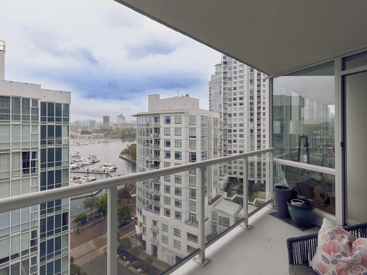 1501-193 Aquarius Mews, Vancouver, BC, V6Z 2Z2 - 20