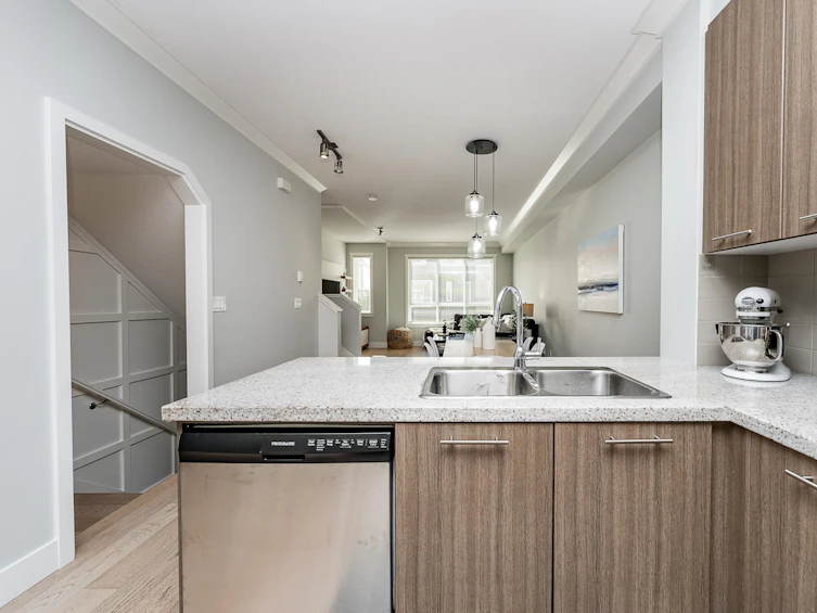 29-1295 Soball Street, Coquitlam, BC, V3E 0G9 - 6