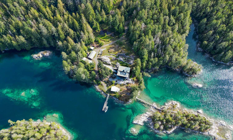 4355 Blind Bay Shoreline