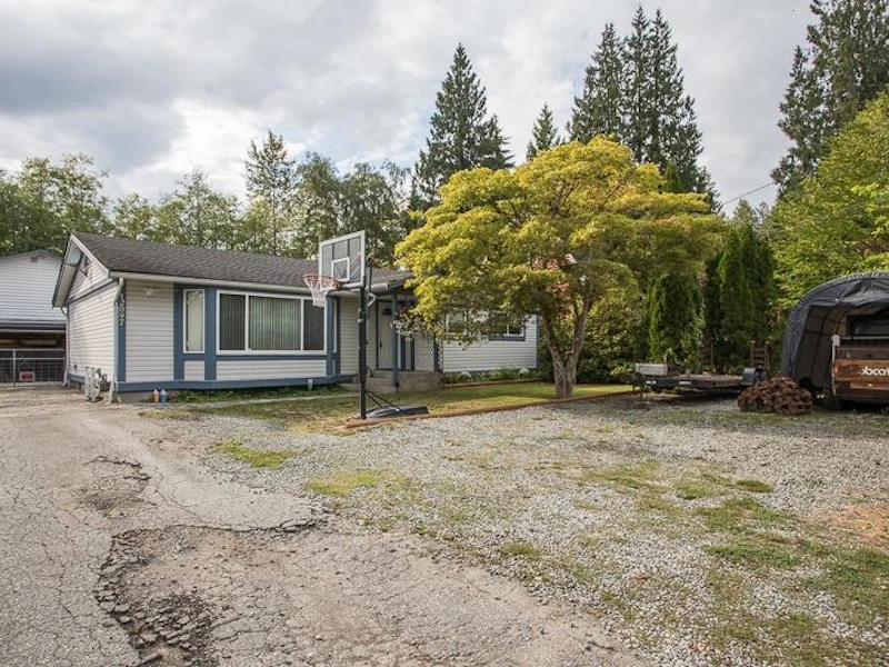 12097 261st Street, Maple Ridge BC V2W 2A5