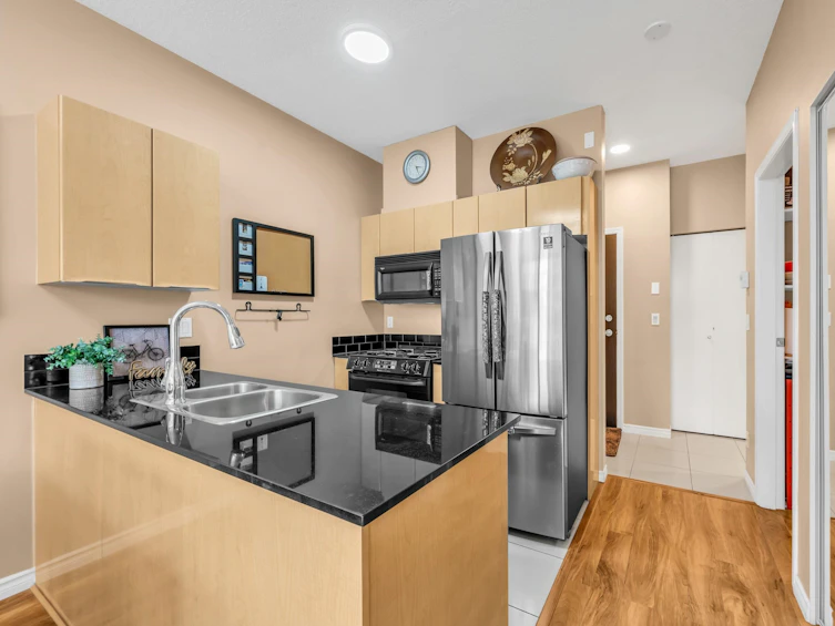 1101-1239 West Georgia Street, Vancouver, BC, V6E 4R8 - 4