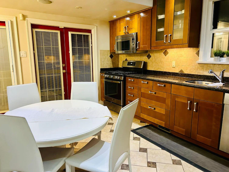 3093 W 29th Avenue, Vancouver, BC, V6L 1Y5 - 4