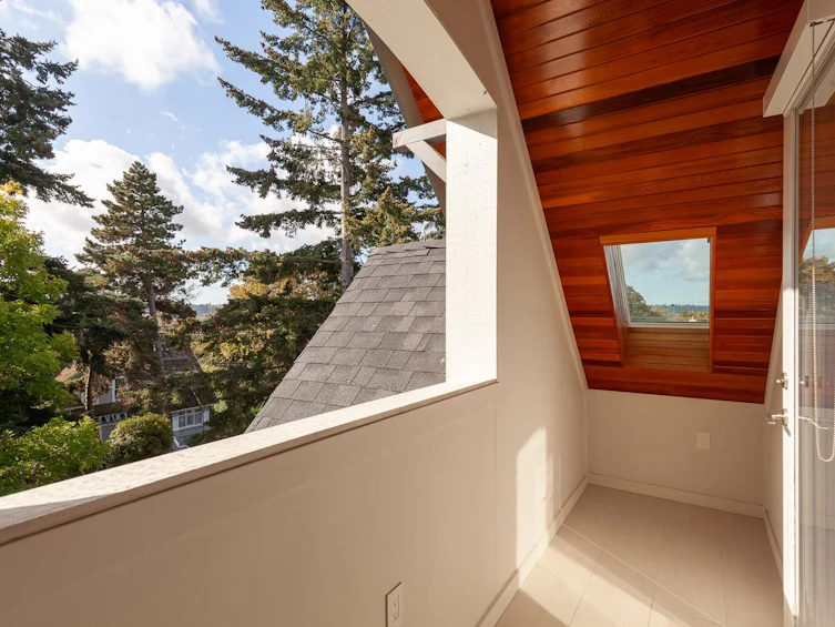 2585 W 2nd Avenue, Vancouver, BC, V6K 1J7 - 25