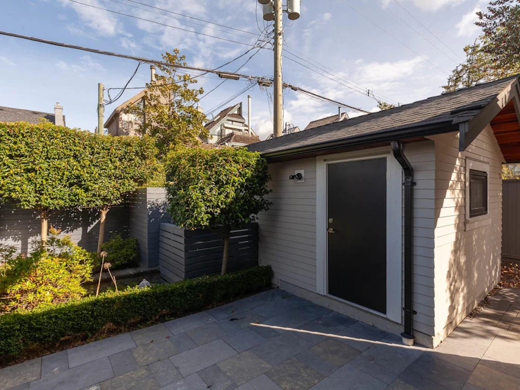 2585 W 2nd Avenue, Vancouver, BC, V6K 1J7 - 27