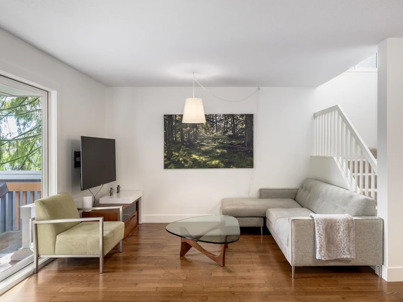 4701 Hoskins Road, North Vancouver BC V7K 2R3