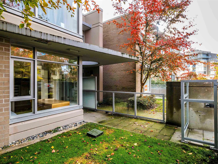 TH1-9266 University Crescent, Burnaby, BC, V5A 4Z1 - 4