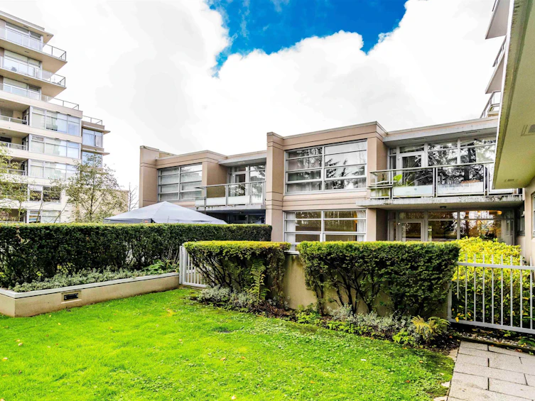TH1-9266 University Crescent, Burnaby, BC, V5A 4Z1 - 6