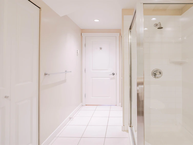 TH1-9266 University Crescent, Burnaby, BC, V5A 4Z1 - 12