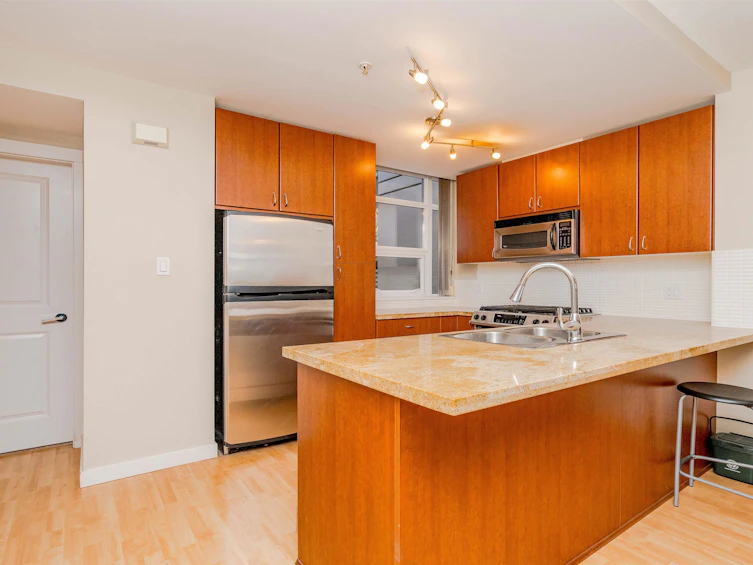 TH1-9266 University Crescent, Burnaby, BC, V5A 4Z1 - 14