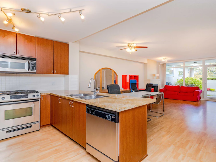 TH1-9266 University Crescent, Burnaby, BC, V5A 4Z1 - 17