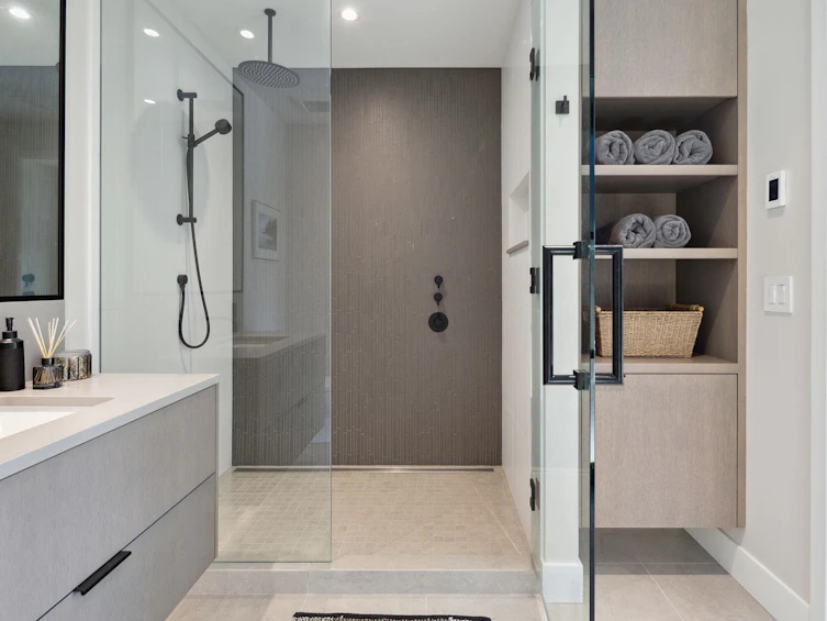 207 Carisbrooke Crescent, North Vancouver, BC, V7N 2S2 - 27