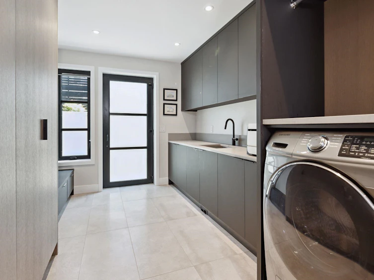 207 Carisbrooke Crescent, North Vancouver, BC, V7N 2S2 - 28