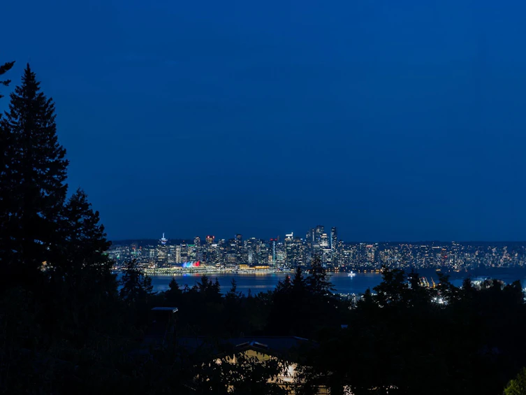 207 Carisbrooke Crescent, North Vancouver, BC, V7N 2S2 - 39