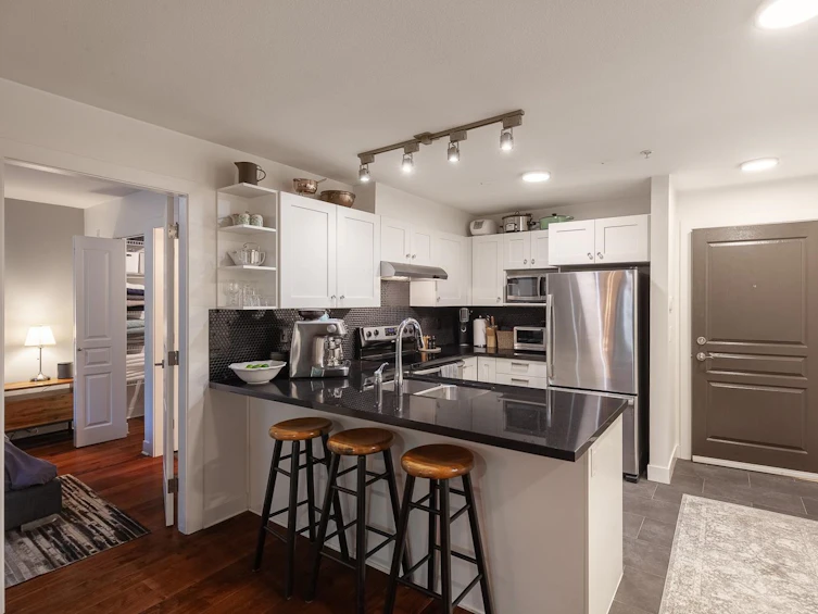 102-738 East 29th Avenue, Vancouver, BC, V5V 0B6 - 3