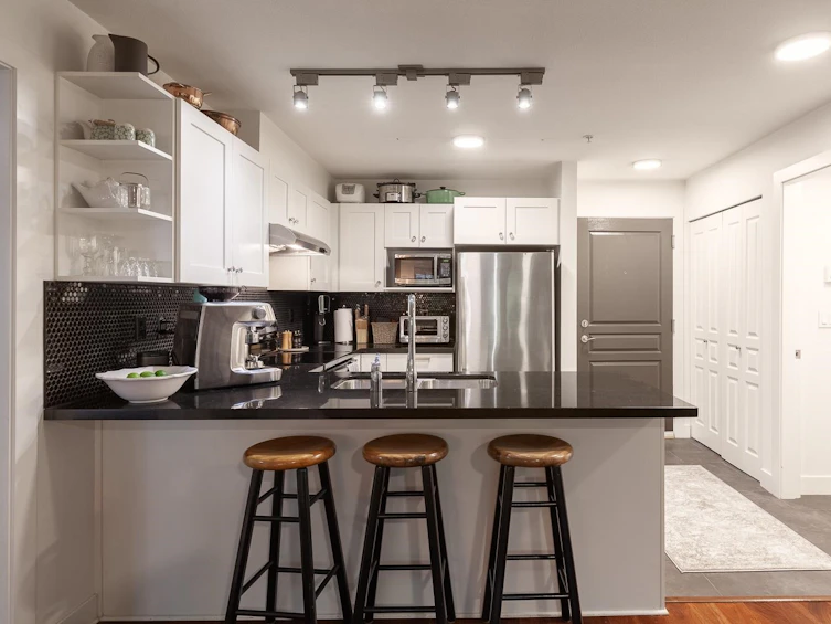 102-738 East 29th Avenue, Vancouver, BC, V5V 0B6 - 4